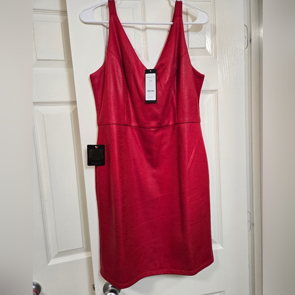 Bebe Elegant Red Sleeveless Dress